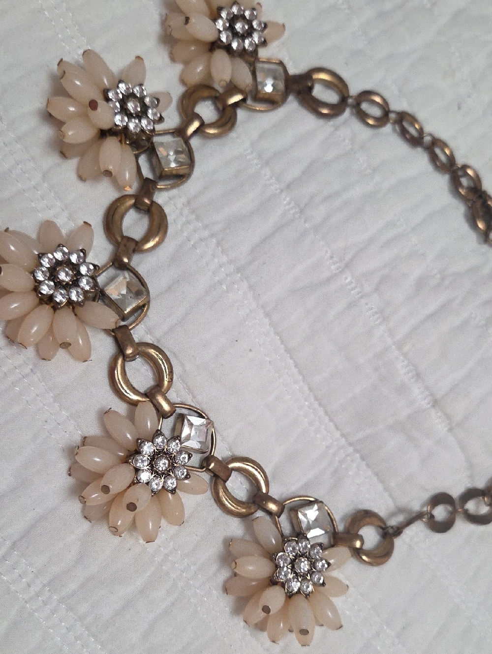 Elegant Cream Floral Statement Necklace - Unbranded